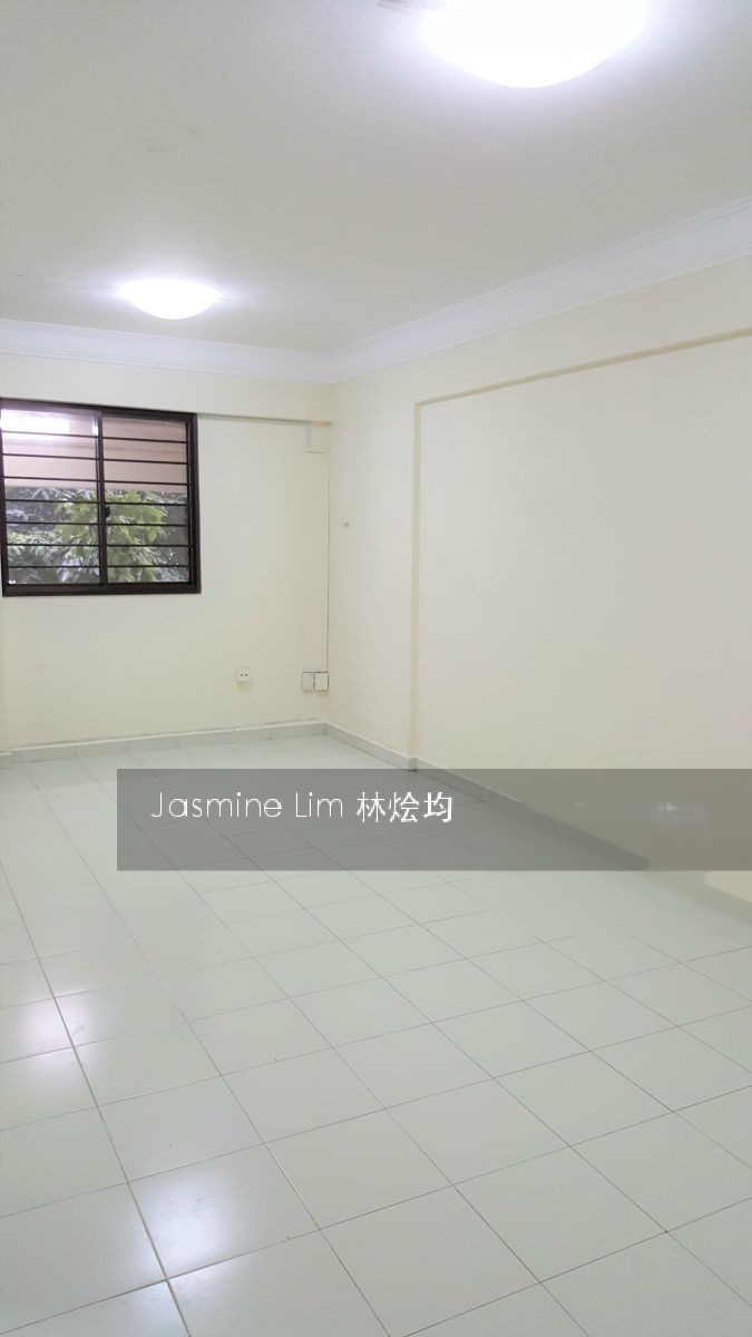 Yishun Street 21 thumbnail photo